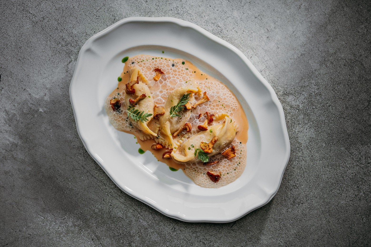 Равиоли с палтусом, лисичками и соусом из краба_Sage (5).jpg